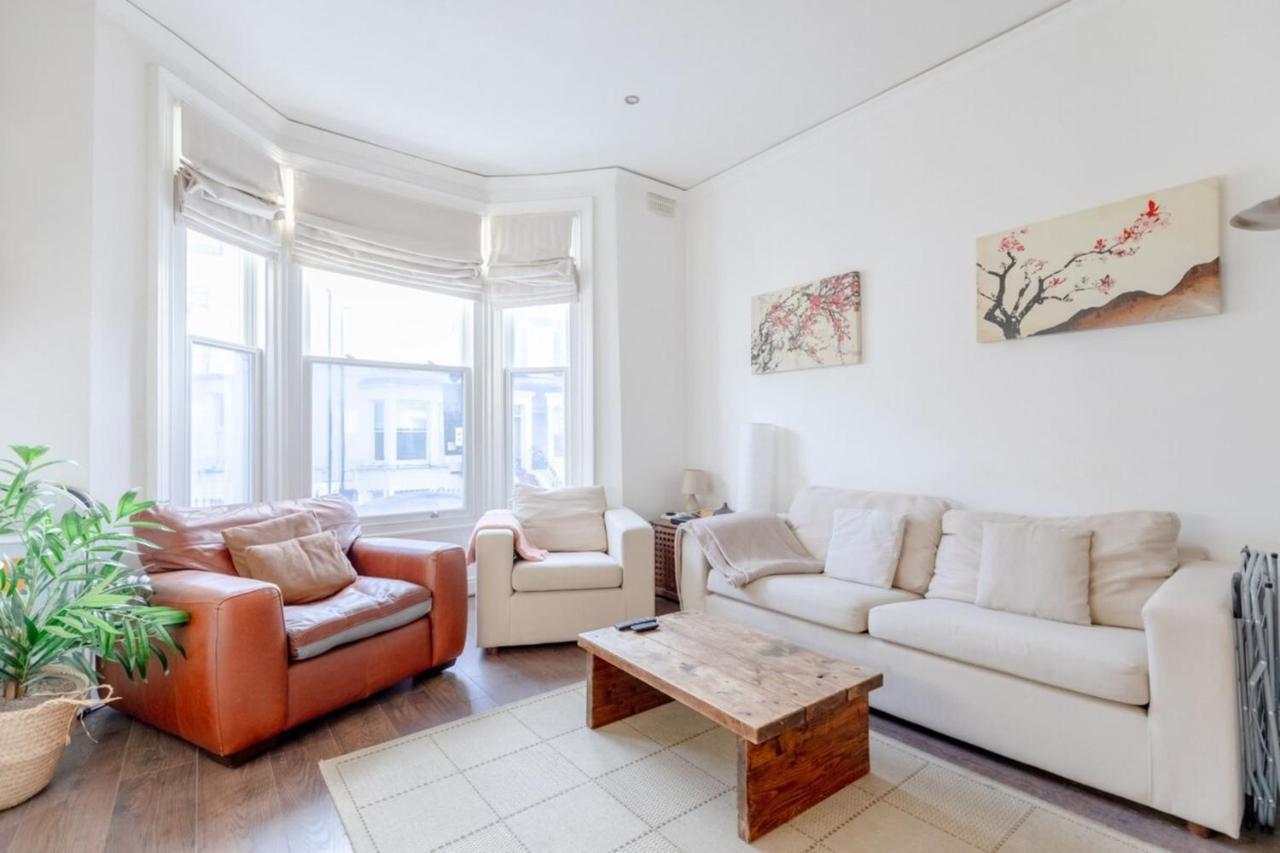 Radiant And Roomy 2bd Flat - Fulham! London
